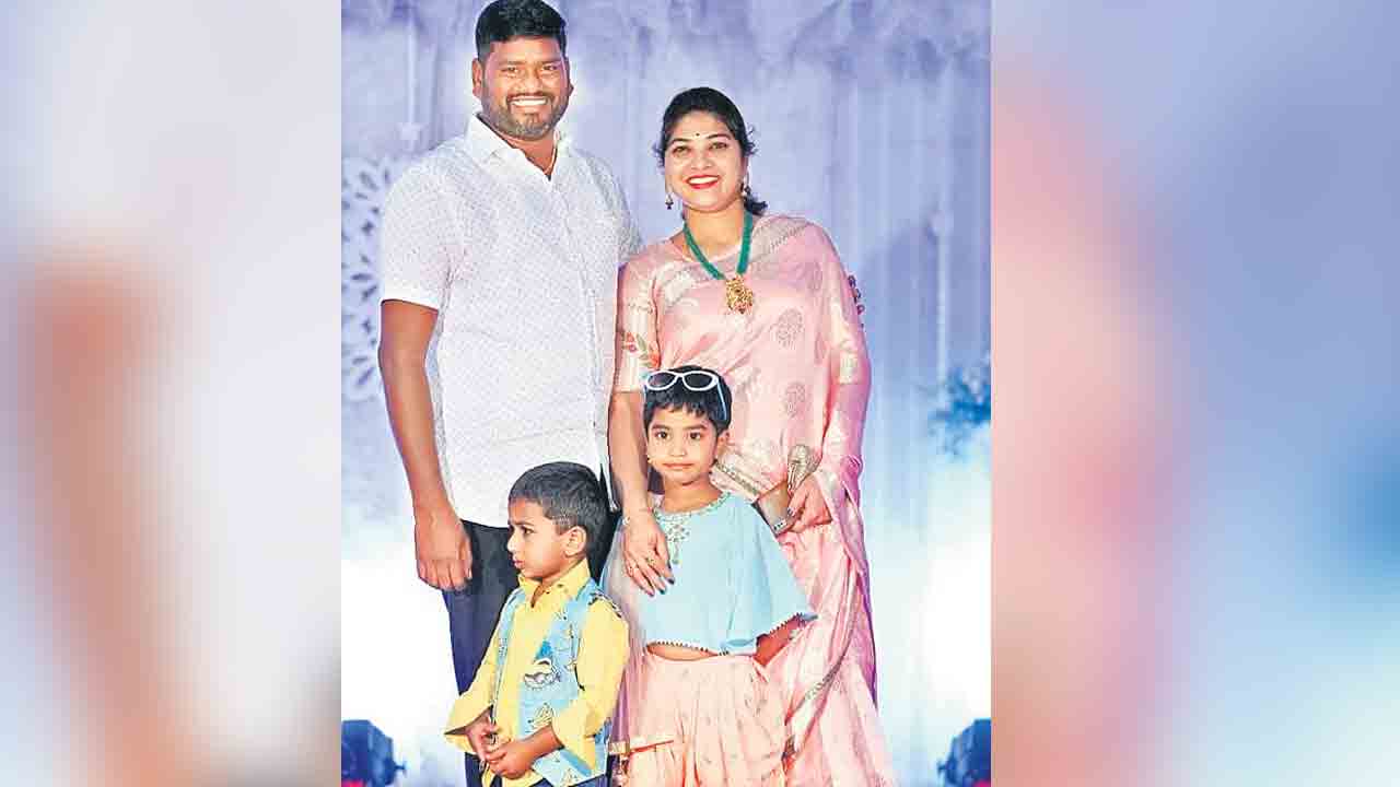 సాయిచంద్‌ కుటుంబాన్ని ఆదుకుంటాం