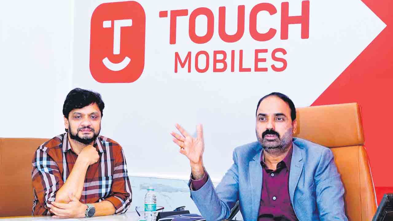 Celkon | సెల్‌కాన్‌ చేతికి టచ్‌ మొబైల్స్‌