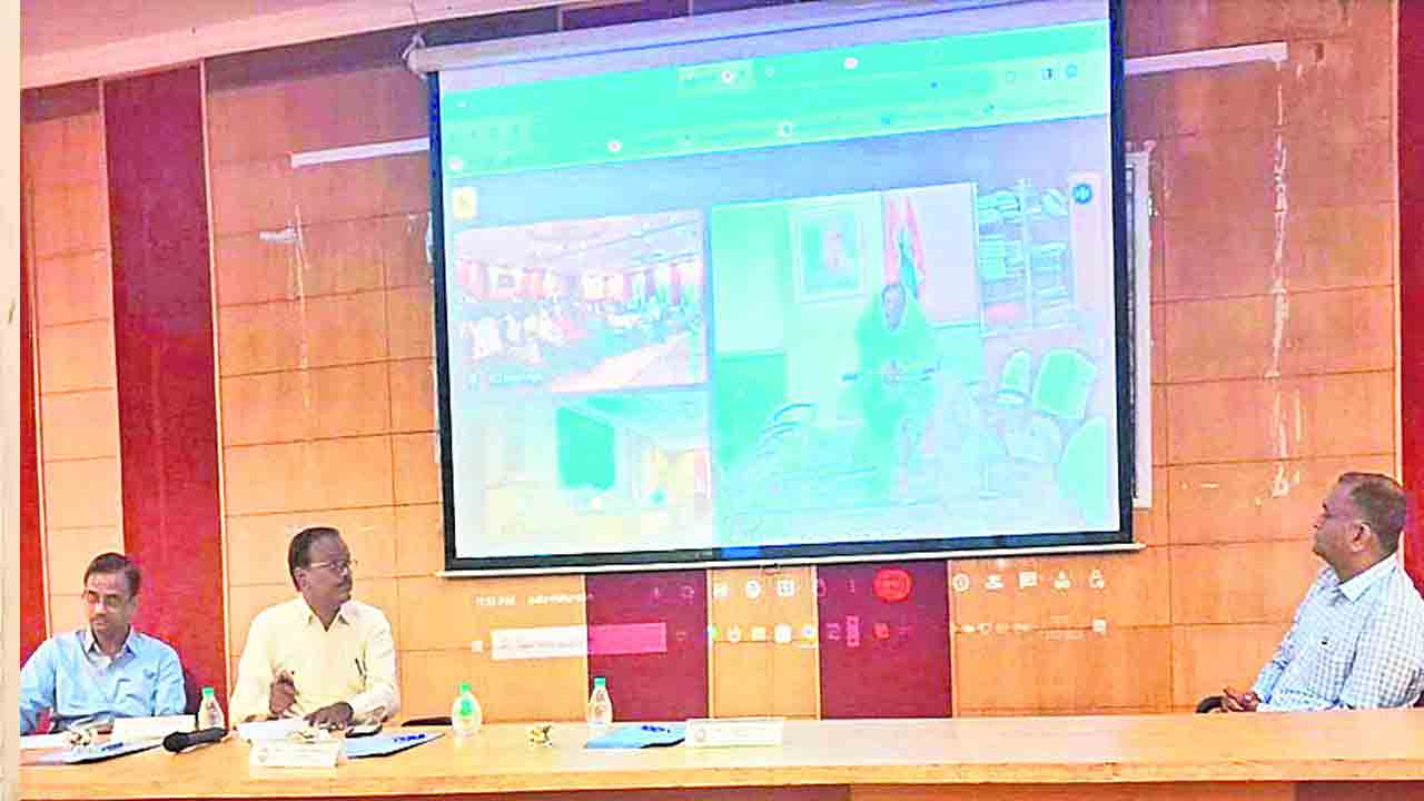 అవగాహనతో అవకాశాలు.. సహకారంతో అభివృద్ధి