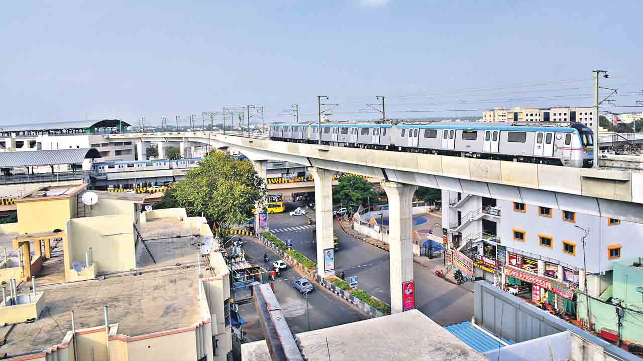 కారిడార్‌-2లో సాధారణ సమయాల్లోనే మెట్రో రైళ్లు