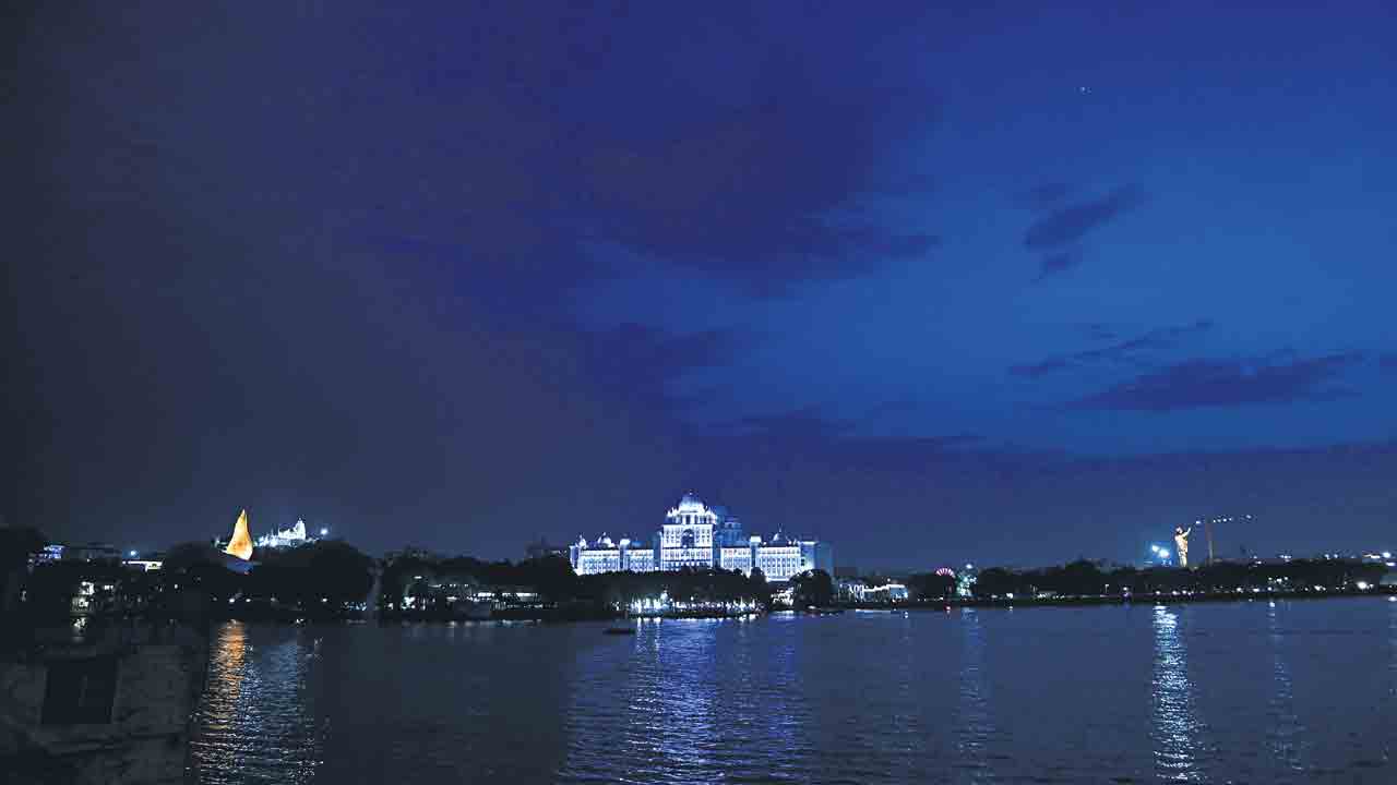 నగరంలో మోస్తరు వానలు