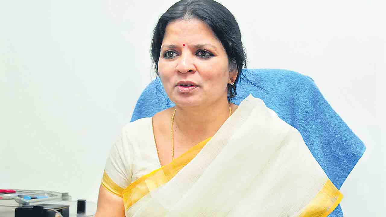 టీయూ ఇన్చార్జి వీసీగా వాకాటి కరుణ