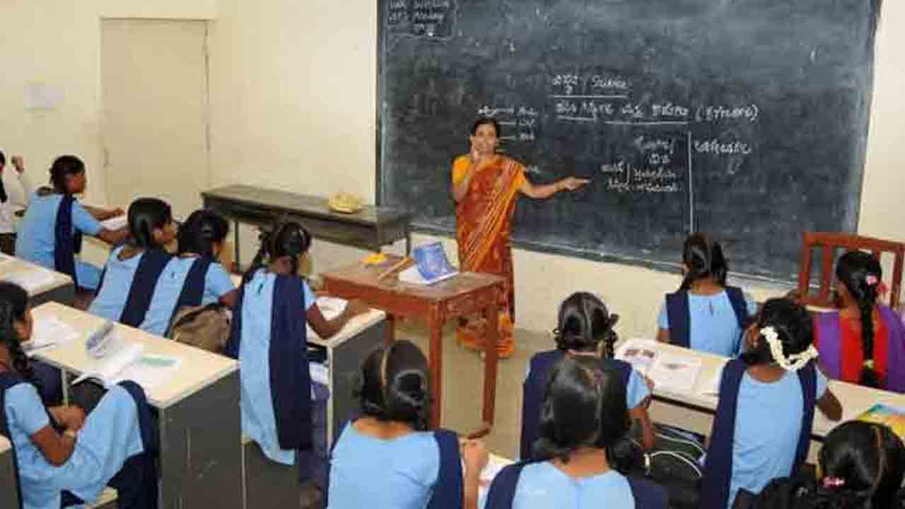 బదిలీలు, పదోన్నతులు కల్పించండి