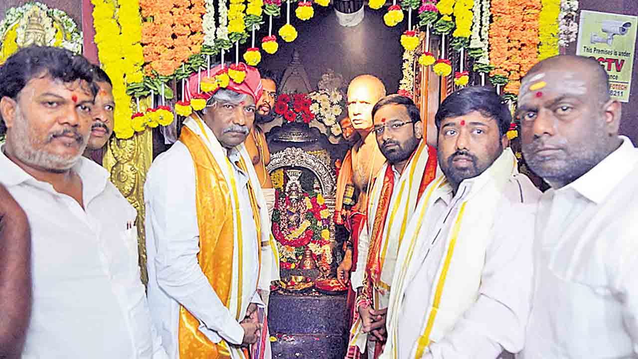 ప్రతిష్టాత్మకంగా బోనాలు నిర్వహణ