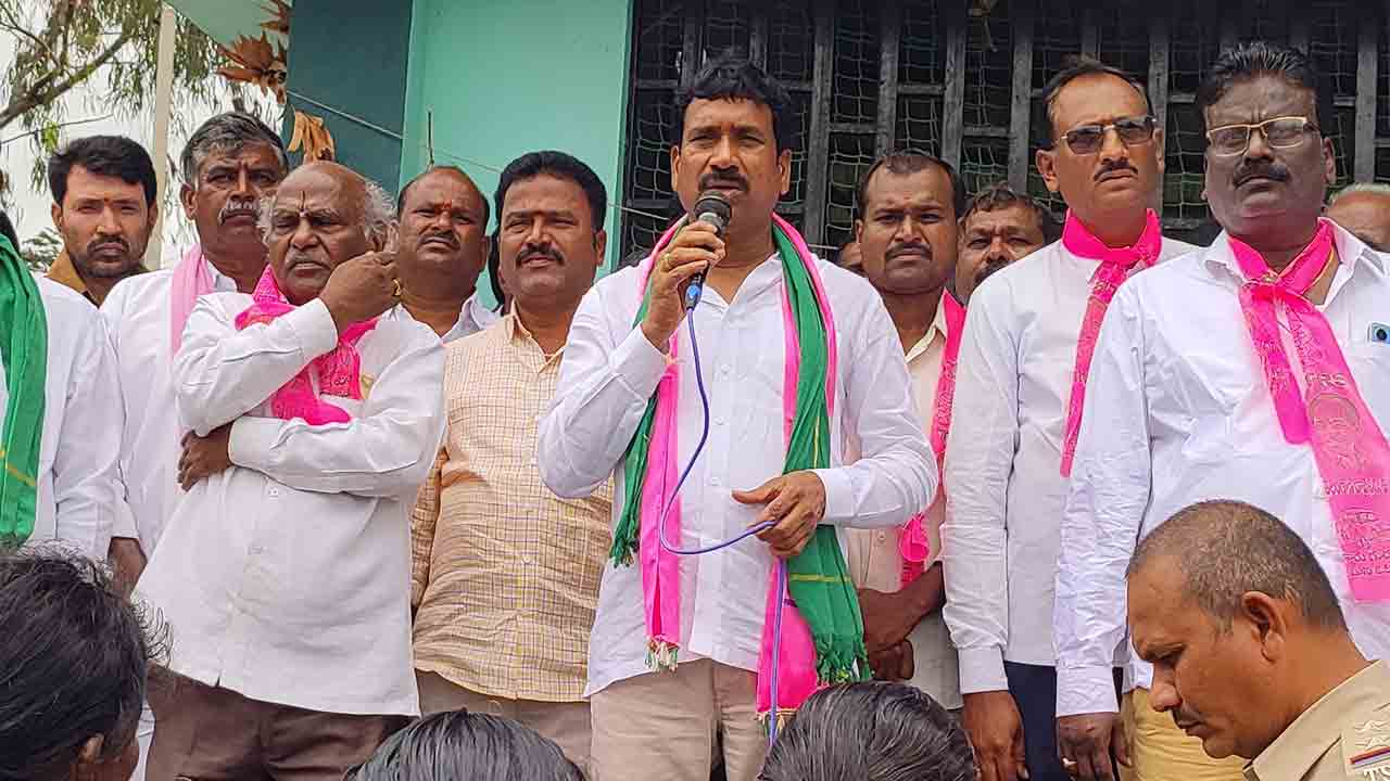 రేవంత్‌రెడ్డి.. చంద్రబాబుకు తొత్తు