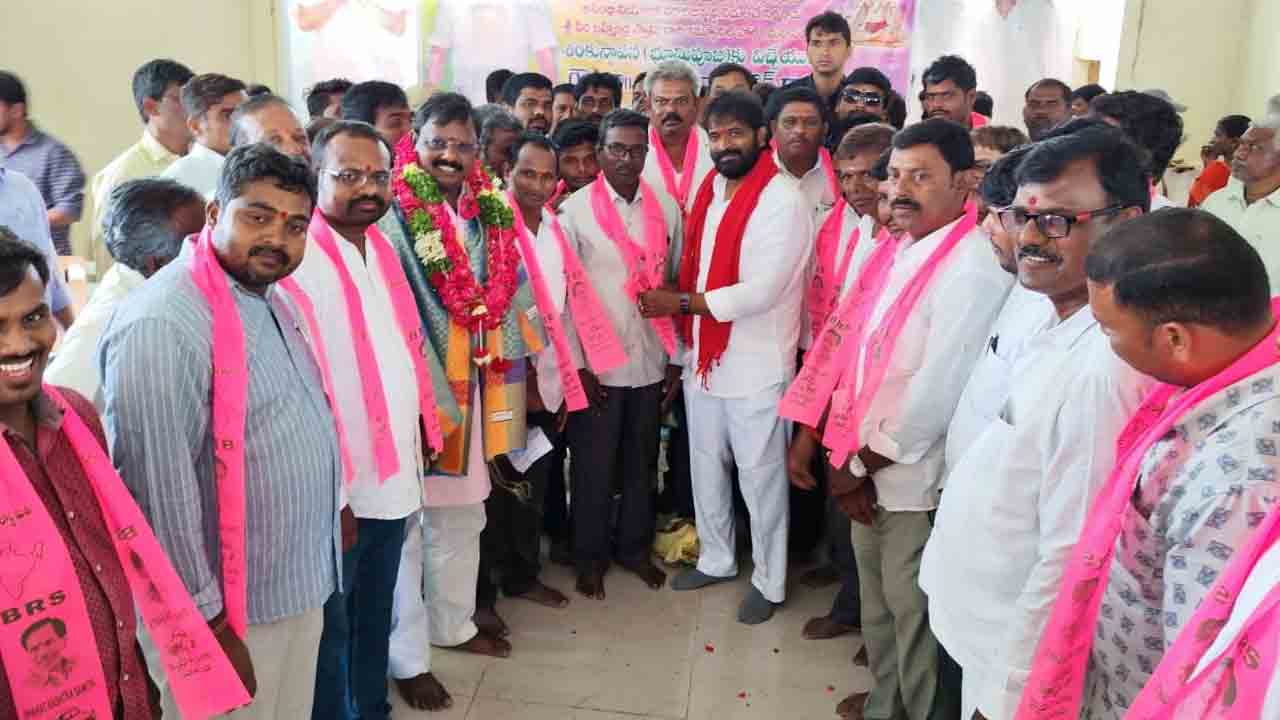 గులాబీ గూటికి వలసలు