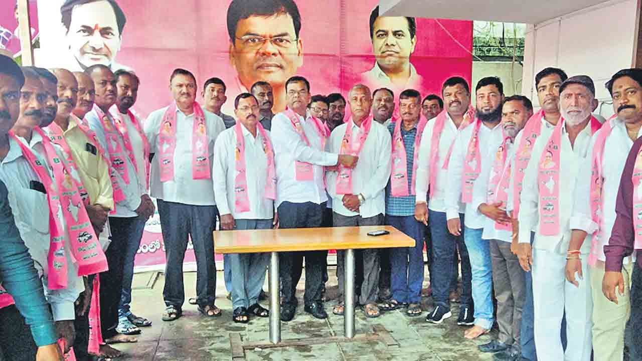 బీజేపీ నుంచి బీఆర్‌ఎస్‌లోకి