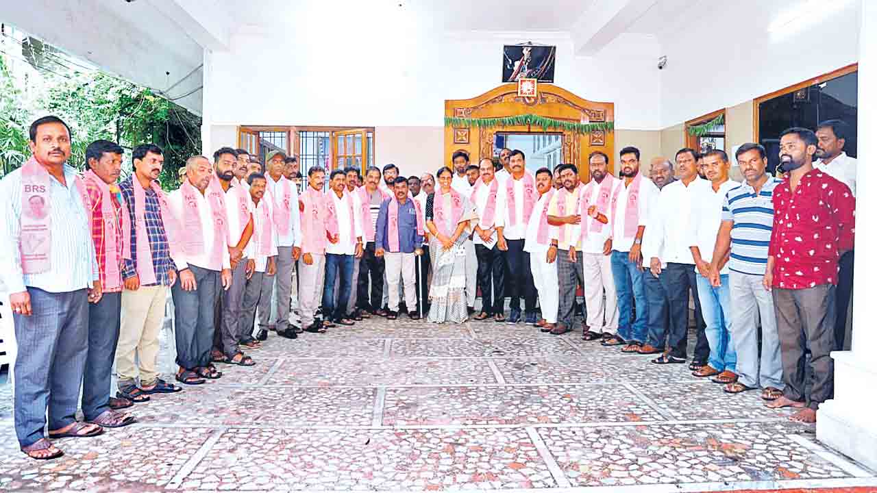 కష్టపడే వారికి పార్టీలో సముచిత స్థానం