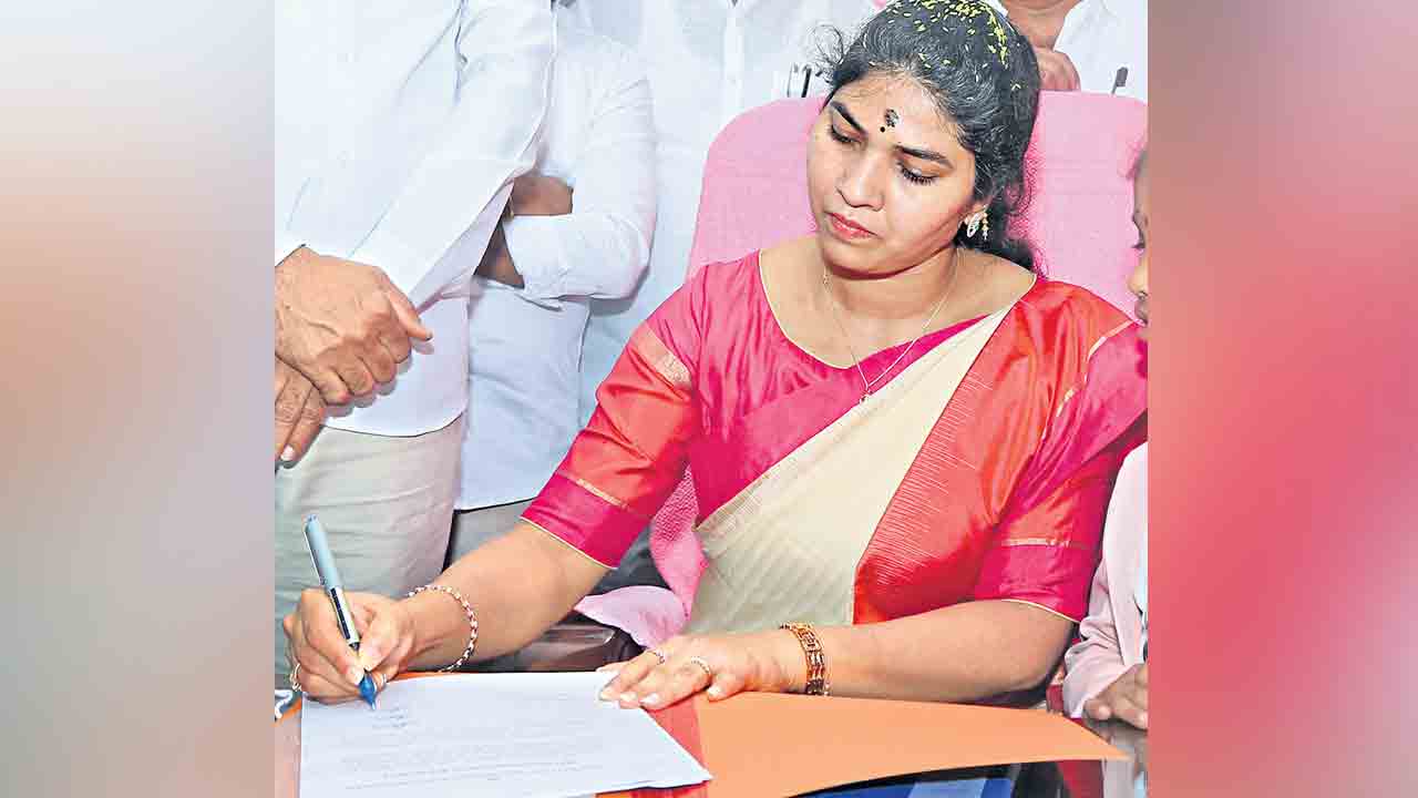 రాష్ట్ర గిడ్డంగుల కార్పొరేషన్‌ చైర్మన్‌గా రజని