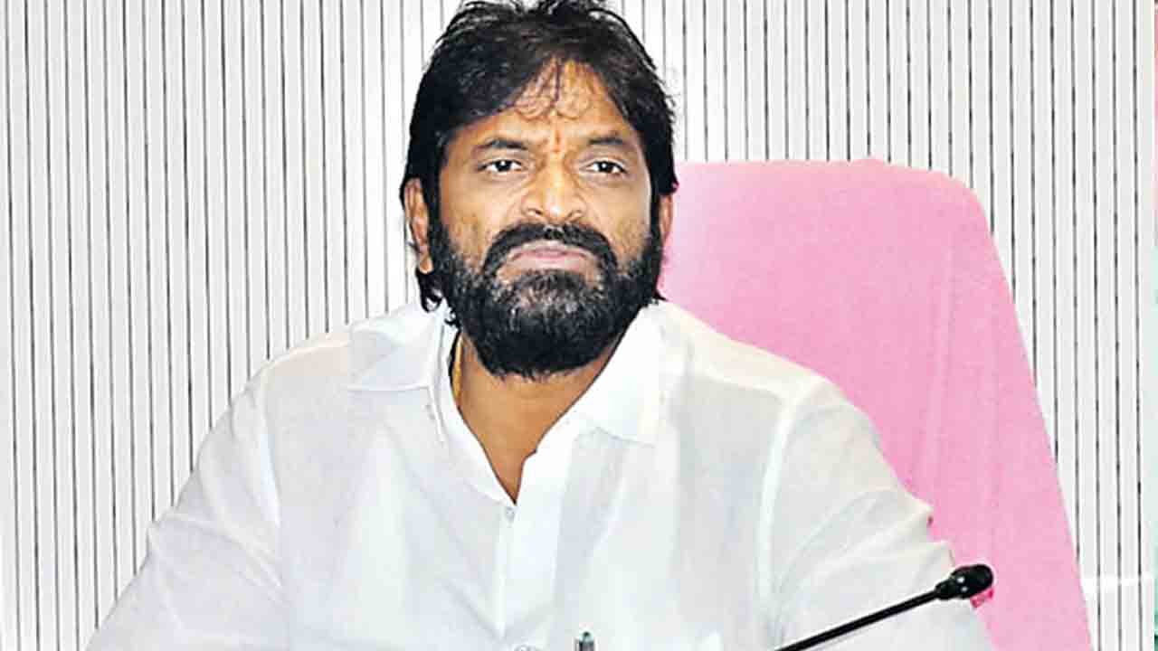 రాష్ట్రేతర మద్యం తీసుకొస్తే పీడీ యాక్ట్‌