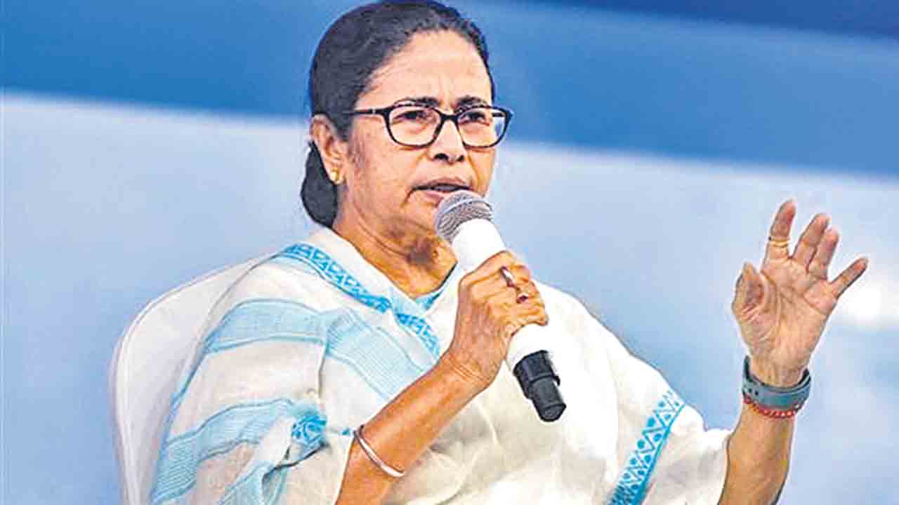 బెంగాల్‌ను నాశనం చేసేందుకు బీజేపీ పన్నాగం