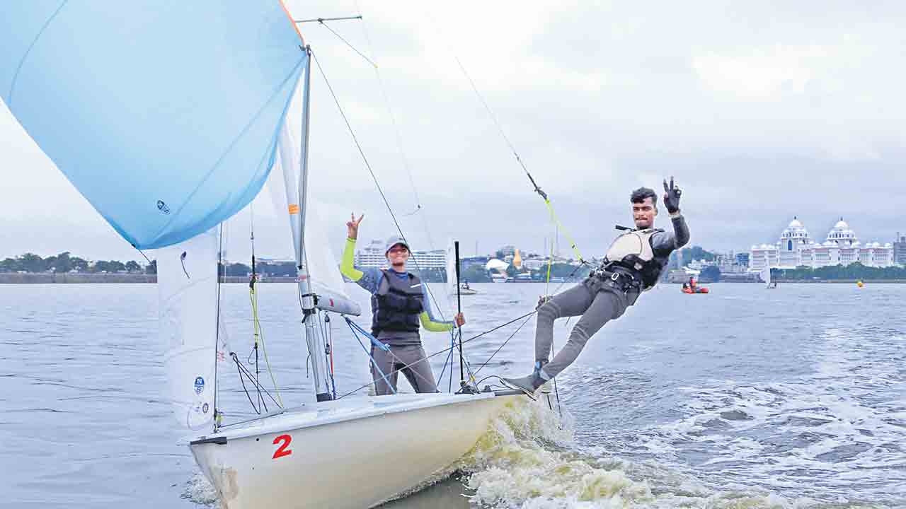 ధరణి, మల్లేశ్‌కు స్వర్ణాలు