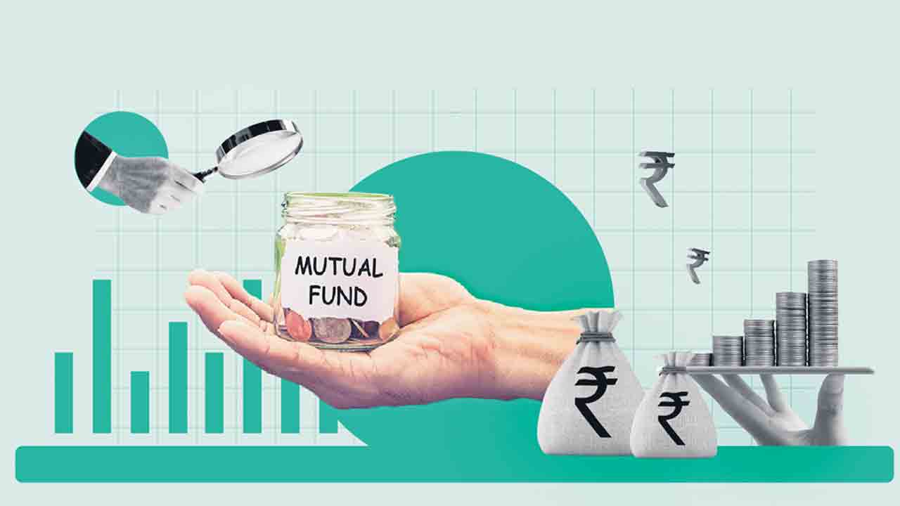 రికార్డుల మార్కెట్లో ఎంఎఫ్‌ పెట్టుబడుల్ని ఏం చేయాలి?