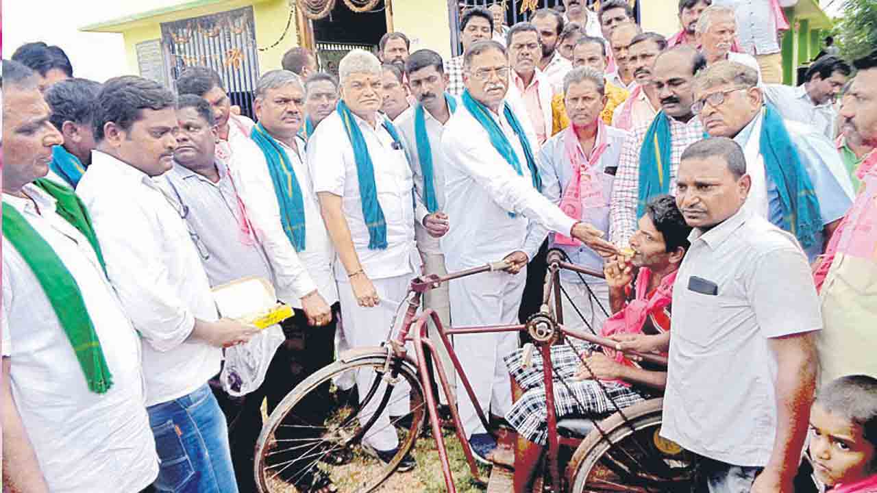 65,214 మంది.. 26.19 కోట్లు