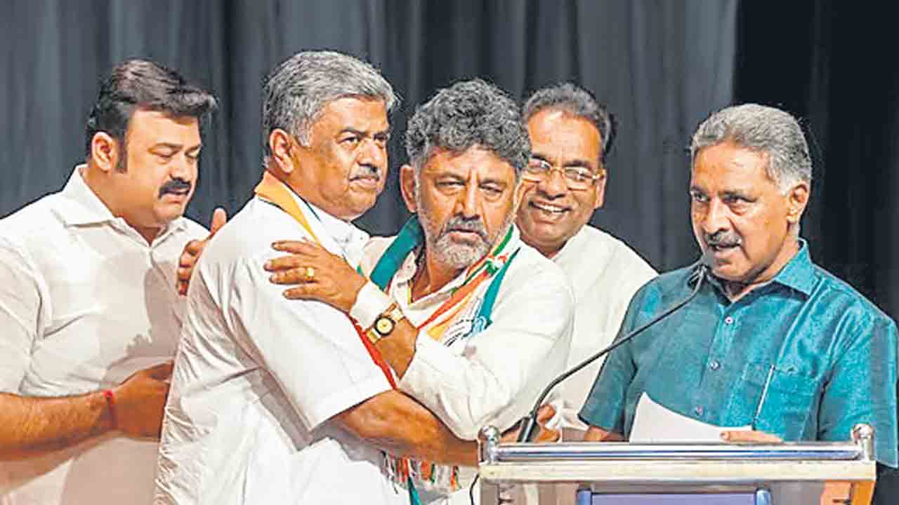 Karnataka | అధికారం వచ్చిన రెండు నెలలకే కాంగ్రెస్‌ ప్రభుత్వంలో విభేదాలు..