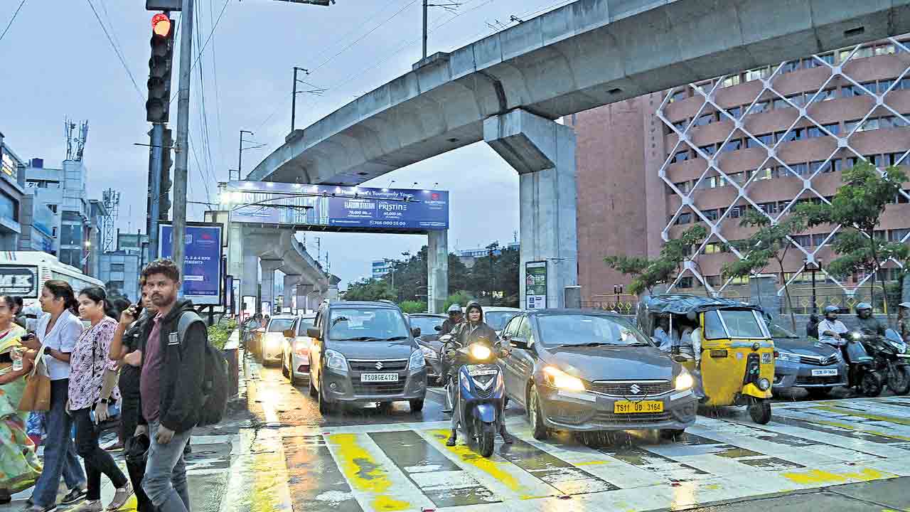 Hyderabad | మూడు షిఫ్టుల్లో లాగ్‌అవుట్‌ చేయండి.. ఐటీ కంపెనీలకు సైబరాబాద్‌ పోలీసుల ఆదేశాలు