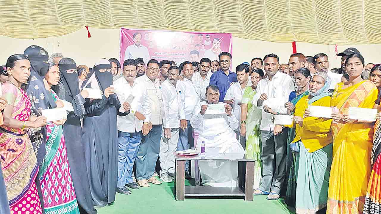 ప్రతి నిరుపేదకూ ఇల్లు..