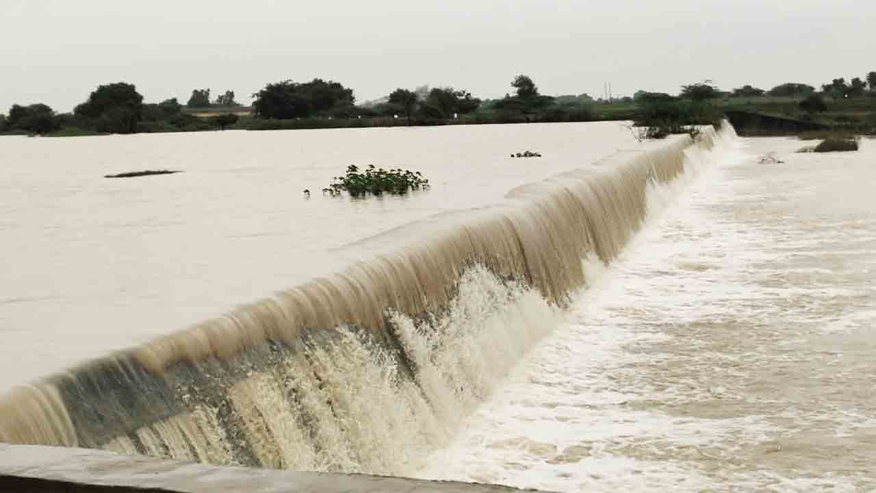 తెరిపినివ్వని వాన