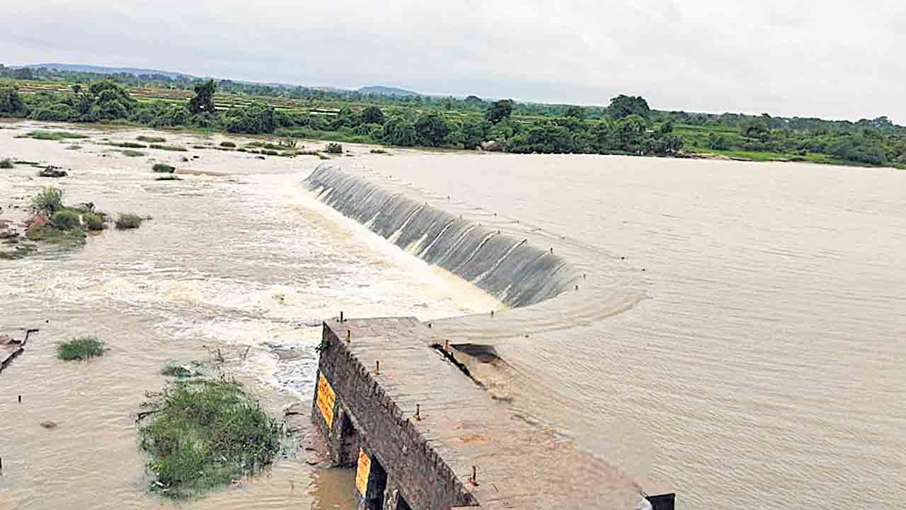 ముందు చూపుతోనే ముప్పుతప్పింది