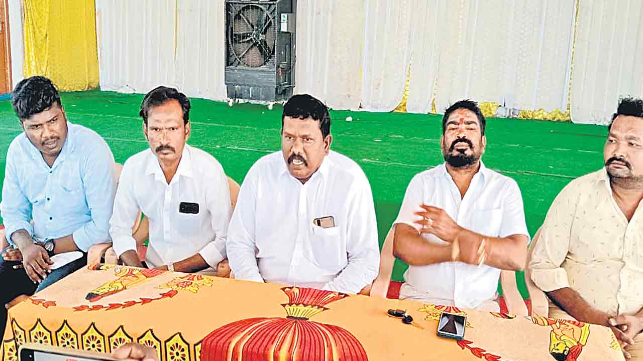 బీజేపీలో దళితులకు గుర్తింపు లేదు