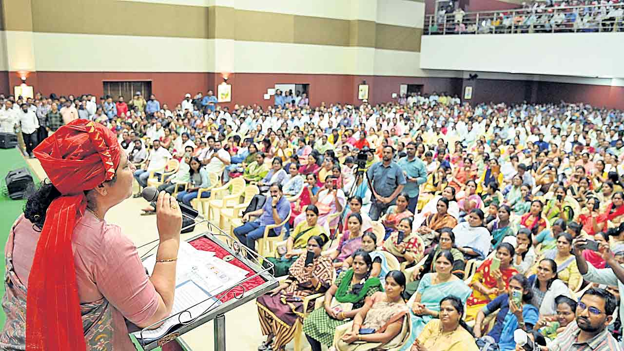 గిరిజన ఆశ్రమ పాఠశాలలకు మహర్దశ