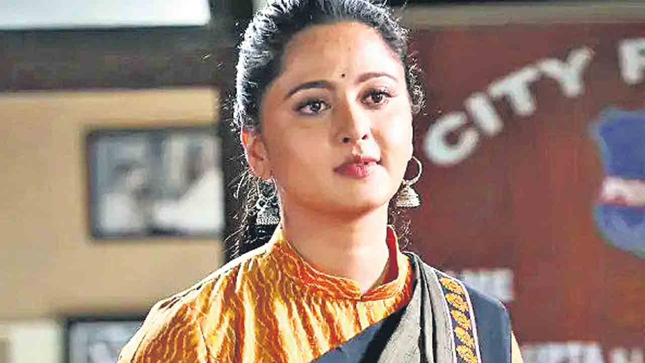 Anushka | మూడేండ్ల తర్వాత అనుష్కను చూడాలని అనుకున్న ఫ్యాన్స్‌కు నిరాశే.. మిస్‌ శెట్టి మిస్టర్‌ పోలిశెట్టి సినిమా పోస్ట్‌పోన్‌