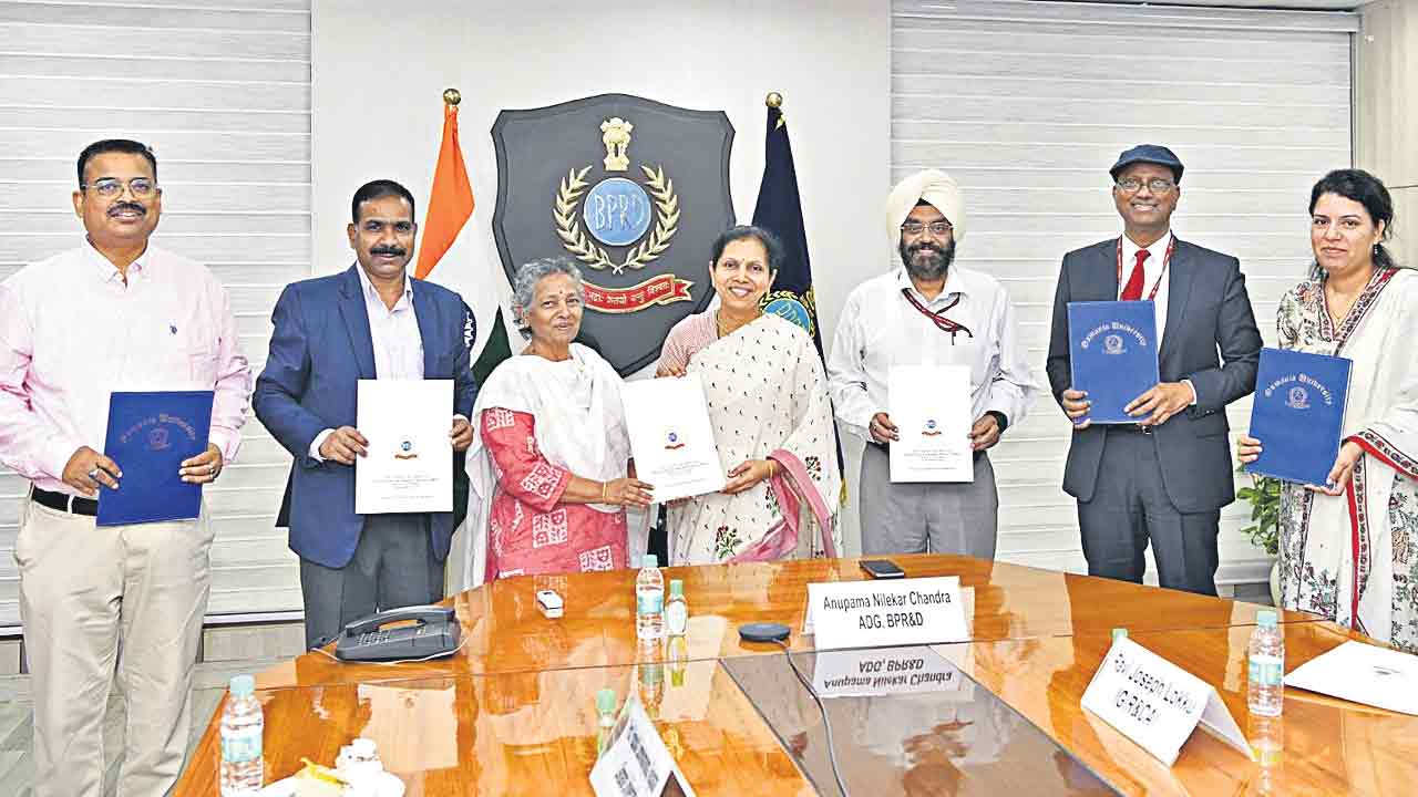 ఖైదీల్లో సత్ప్రవర్తనకు త్రైపాక్షిక ఒప్పందం