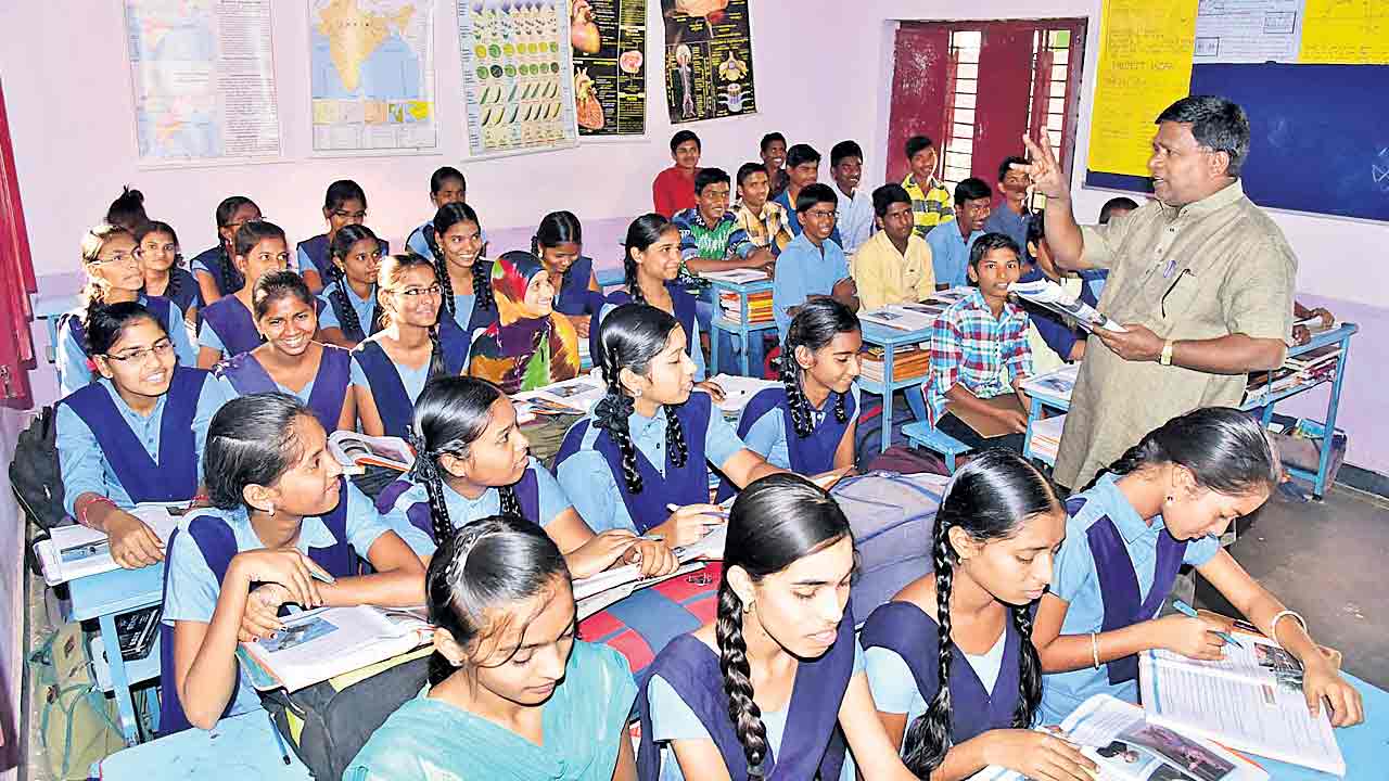 టీచర్ల రేషనలైజేషన్‌ అవసరమే