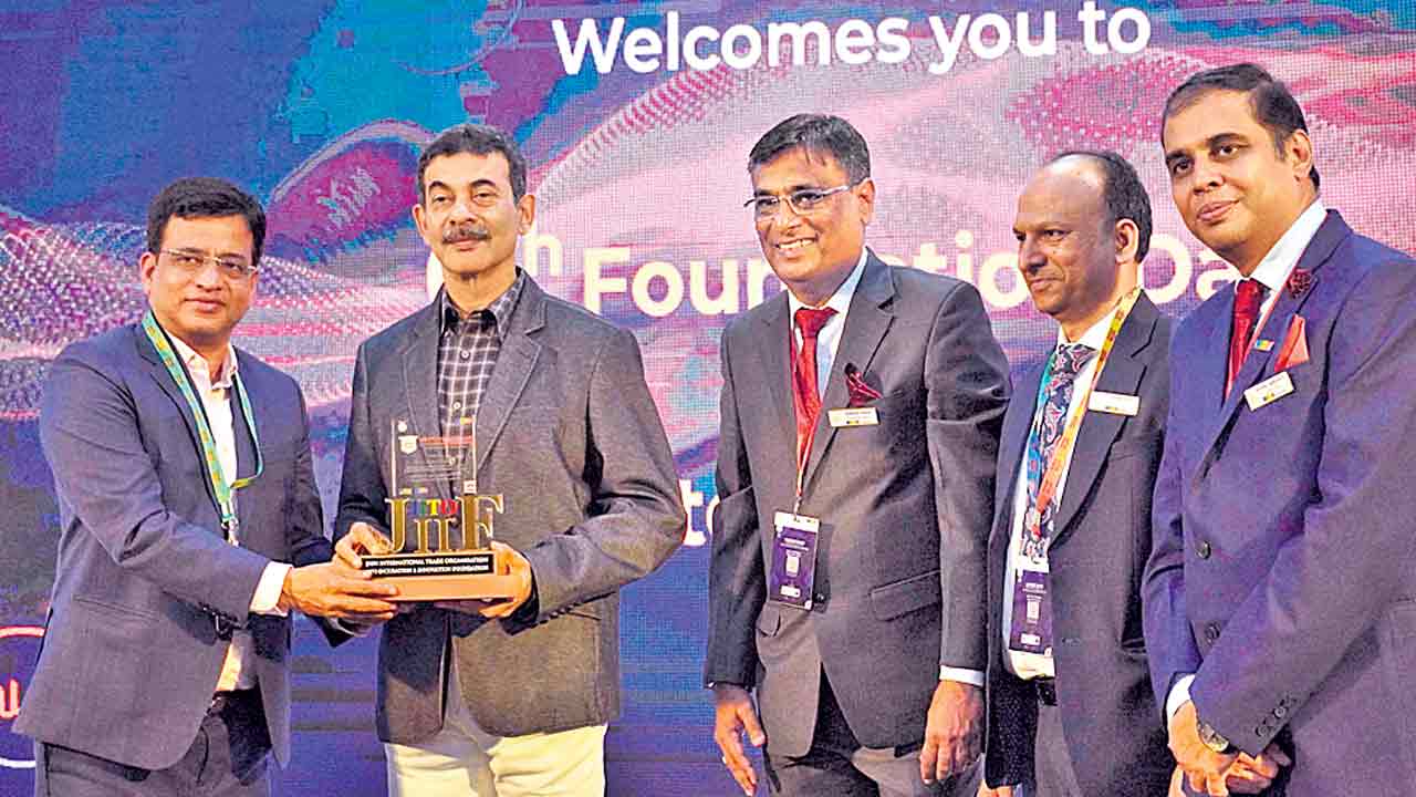 స్టార్టప్‌లకు మొదటి కస్టమర్‌ ప్రభుత్వమే..