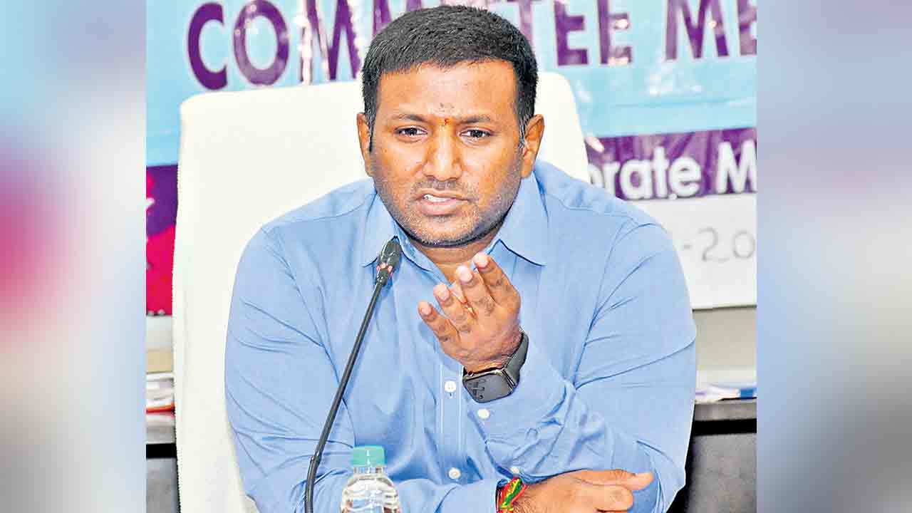 భారీ వర్షాలతో అప్రమత్తమైన జిల్లా యంత్రాంగం.. ప్రత్యేకంగా కంట్రోల్ రూం ఏర్పాటు