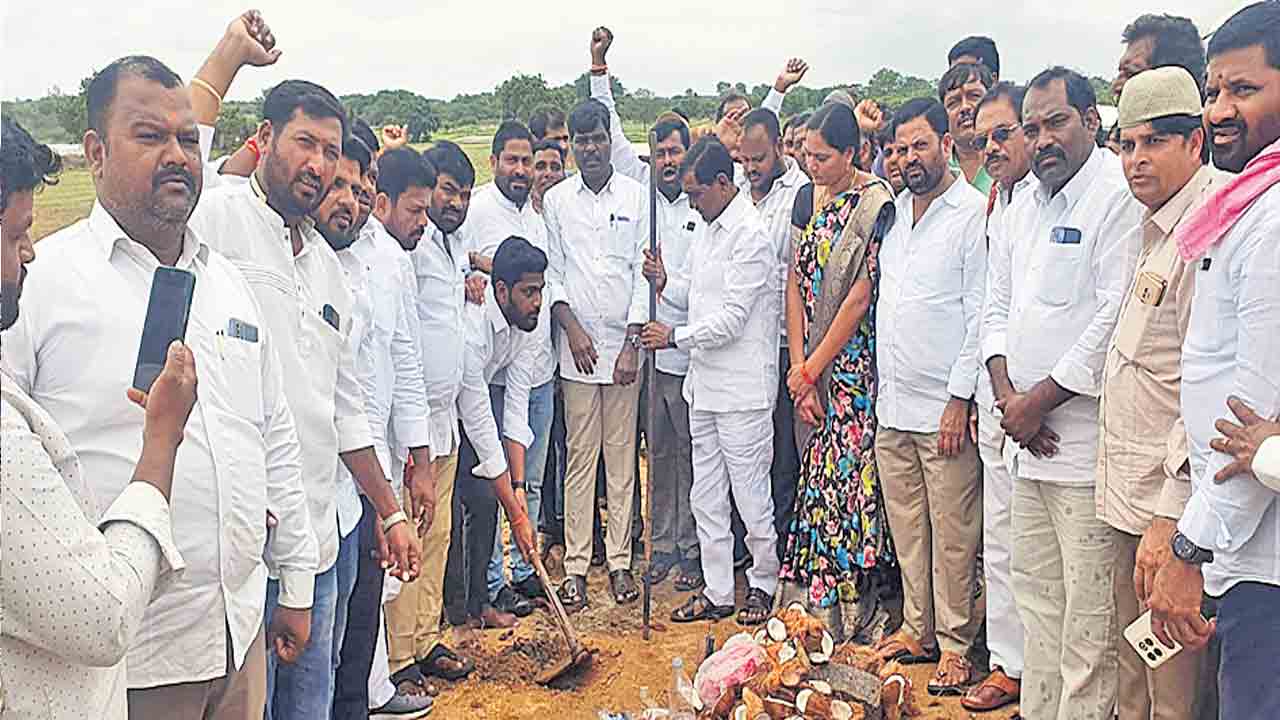 నూతన రోడ్ల నిర్మాణంపై ప్రత్యేక దృష్టి