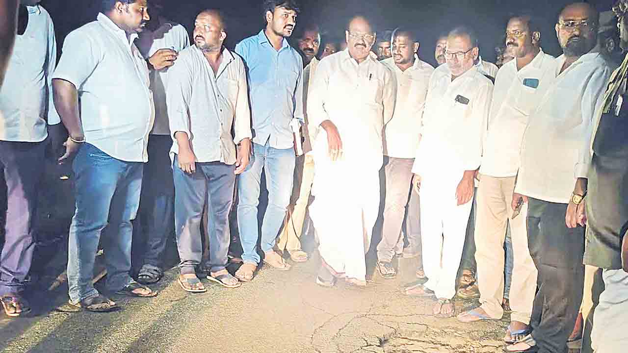 కష్టాల్లో తోడుగా..