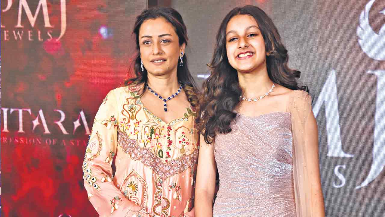 సినిమాల్లో నటించాలని ఆసక్తిగా ఉంది