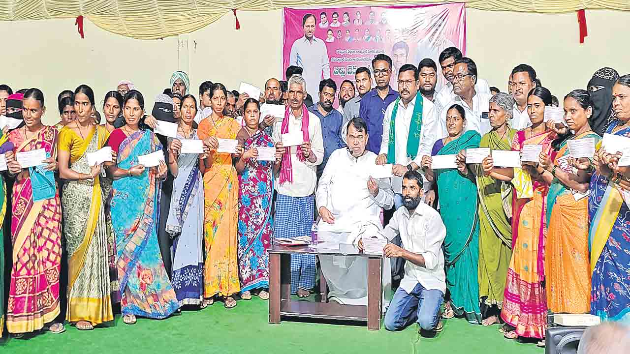 నిరుపేదల సొంతింటి కల సాకారం