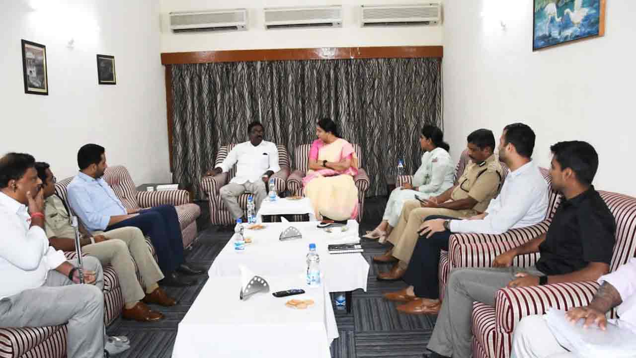 వరదల పట్ల అప్రమత్తంగా ఉండాలి