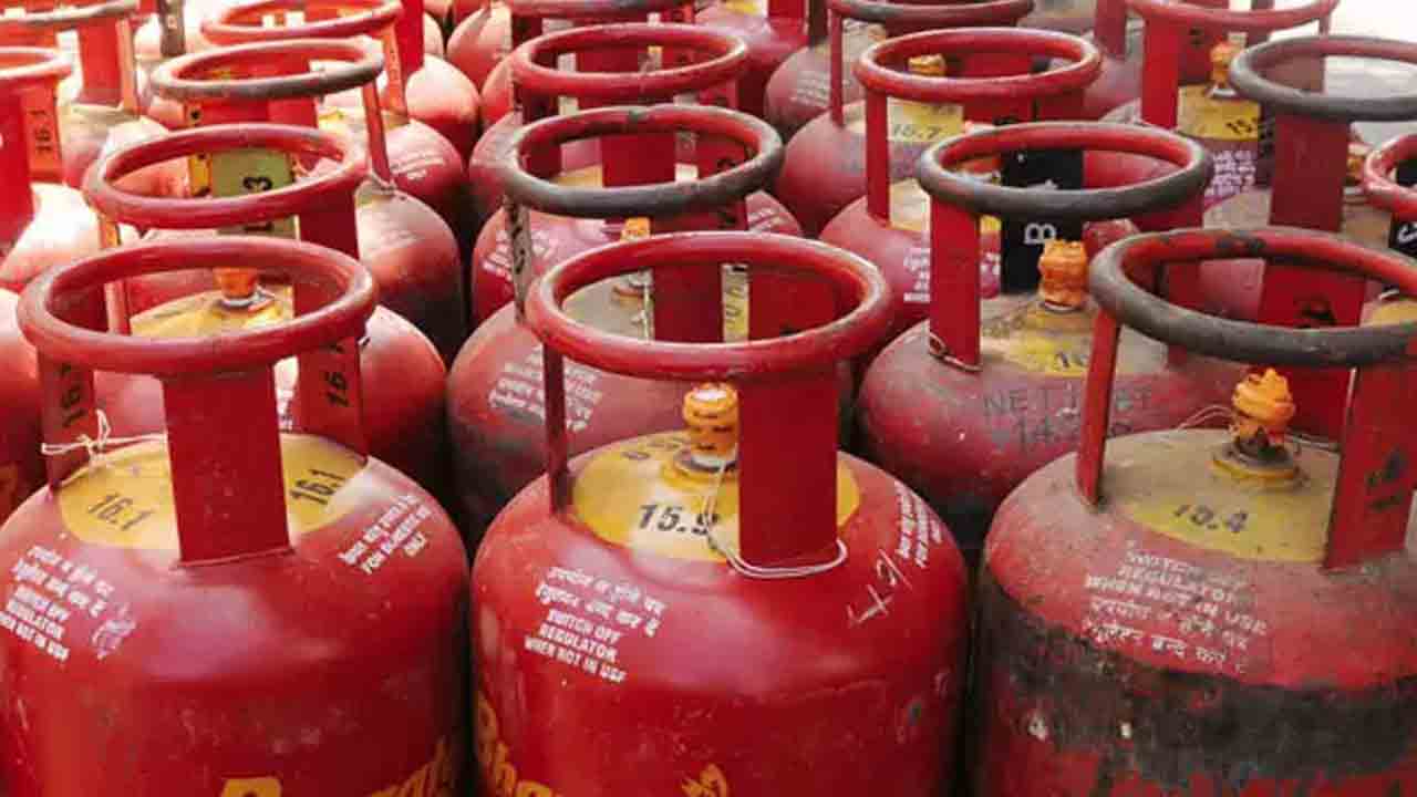 బండ భారం దింపుకుంటున్రు!