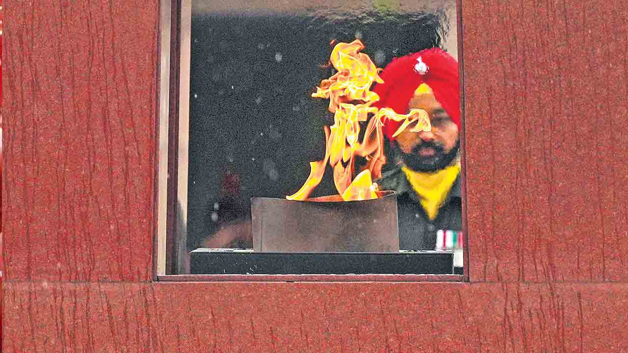 వీరుల త్యాగాలను మరవొద్దు