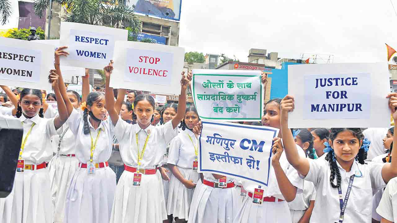 మంటగలిసిన మానవత్వం