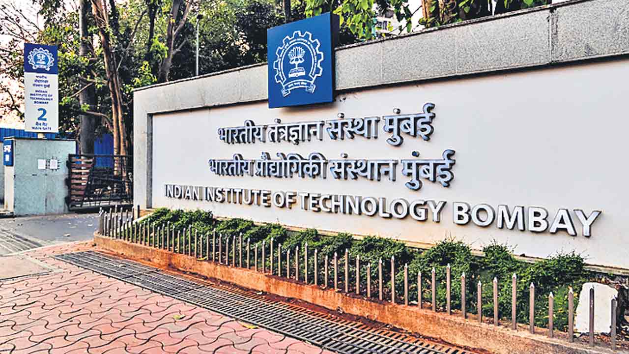 IIT Bombay |  జేఈఈ అడ్వాన్స్‌డ్‌ టాపర్ల చూపు.. ఐఐటీ బాంబే వైపు