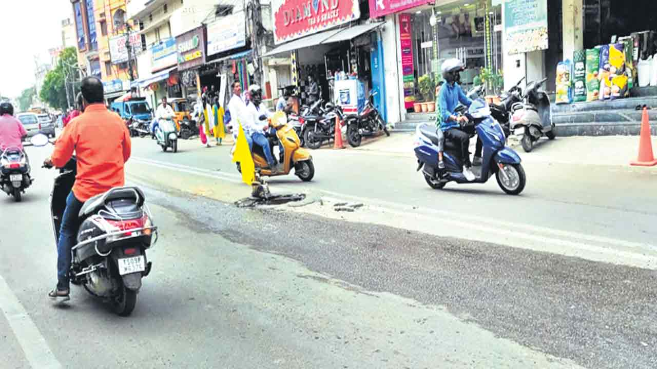 చేపల మార్కెట్‌ రోడ్డులో మురుగు నీటికి చెక్‌