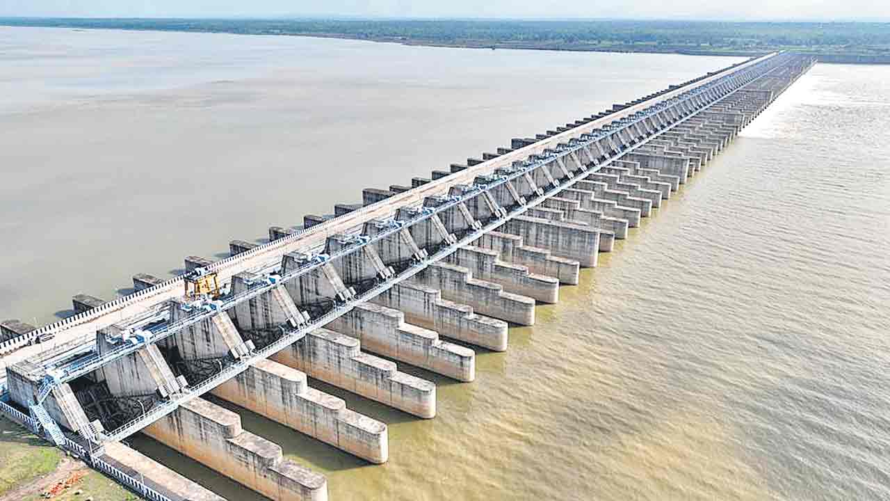 Pranahita | పొంగిపొర్లుతున్న ప్రాణహిత నది .. 24 గంటల్లోనే రెండింతలు పెరిగిన వరద