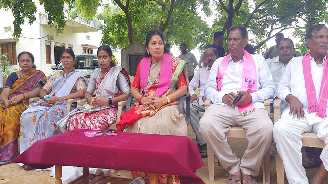 దమ్ముంటే కాంగ్రెస్‌ పాలిత రాష్ర్టాల్లో రూ.2వేల పింఛన్‌ ఇవ్వాలి