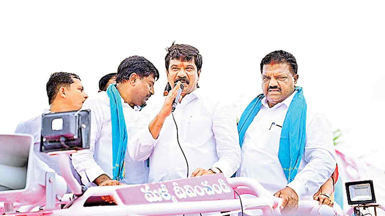 కాంగ్రెస్‌కు ఓటేస్తే మళ్లీ కరెంటు కష్టాలే