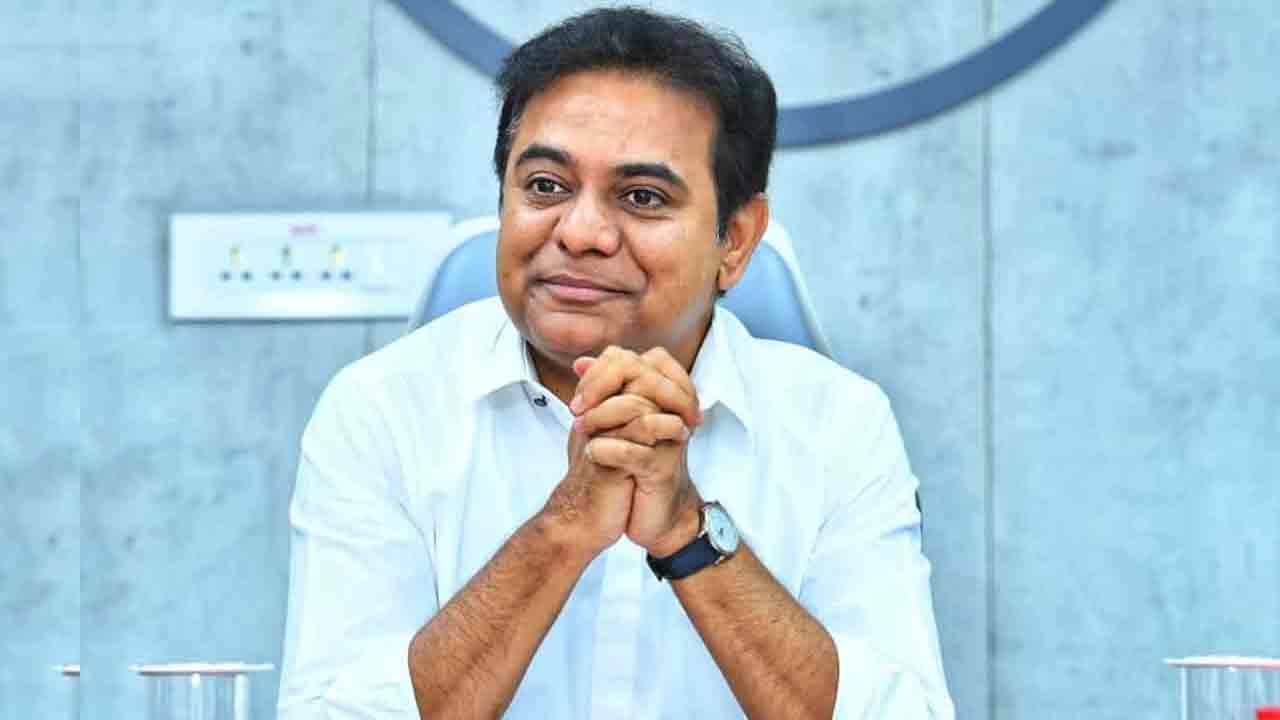 94 మంది అనాథలకు ల్యాప్టాప్లు