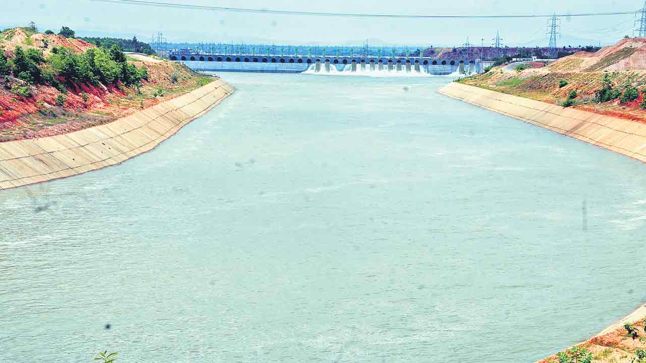 Kaleshwaram |  కొనసాగుతున్న కాళేశ్వరం ఎత్తిపోతలు.. రెండు మూడు రోజుల్లోనే ఎస్సారెస్పీకి చేరనున్న కాళేశ్వరం జలాలు