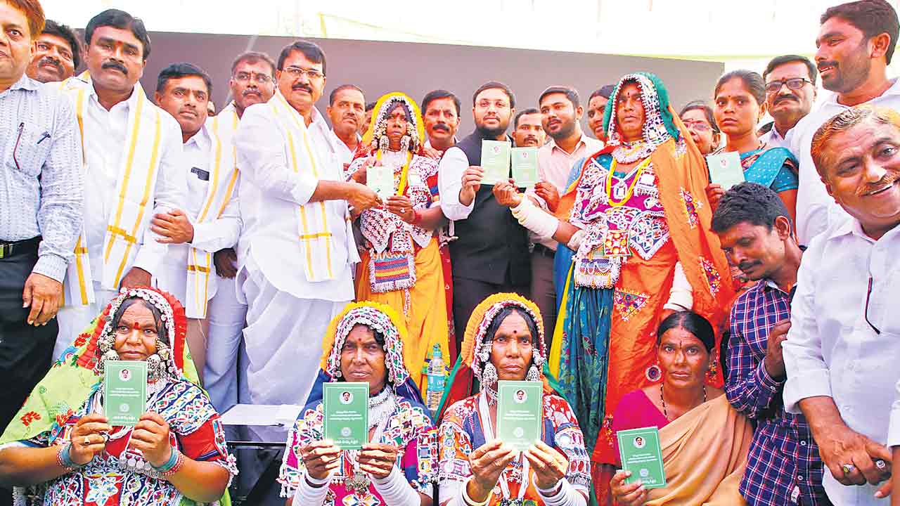 తండాల్లో పెరిగిన నాగరికత