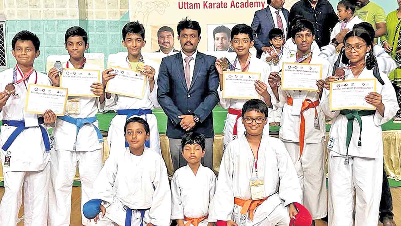 కరాటే చాంప్స్‌ శివ, వేదాన్ష్‌