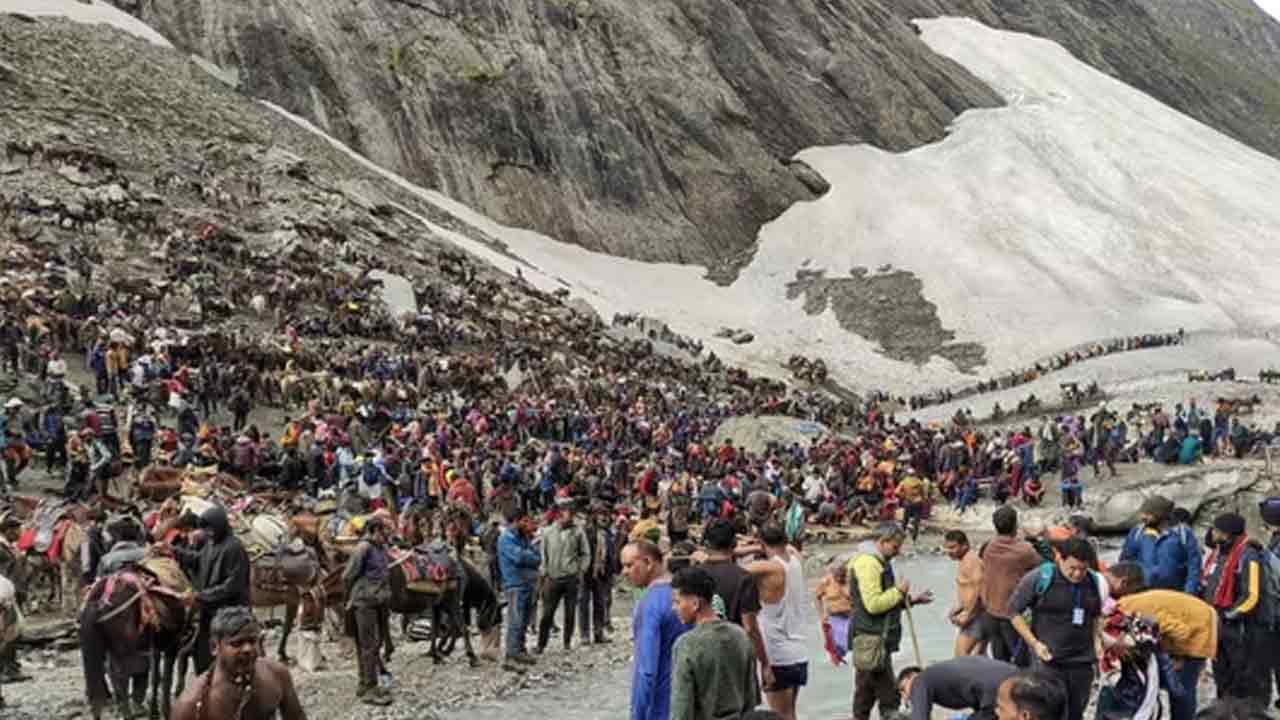 తాత్కాలికంగా అమర్‌నాథ్‌ యాత్ర నిలిపివేత