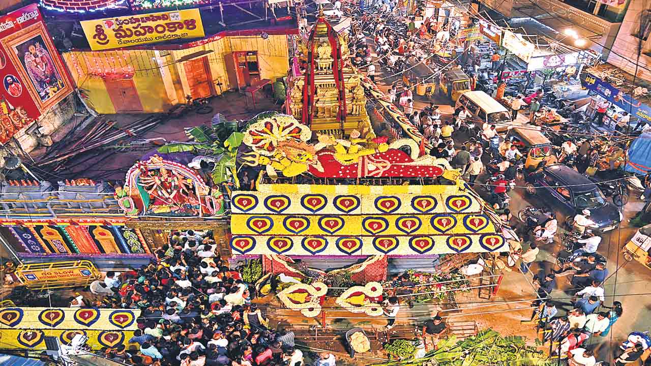 నేడే లాల్‌దర్వాజ బోనాలు