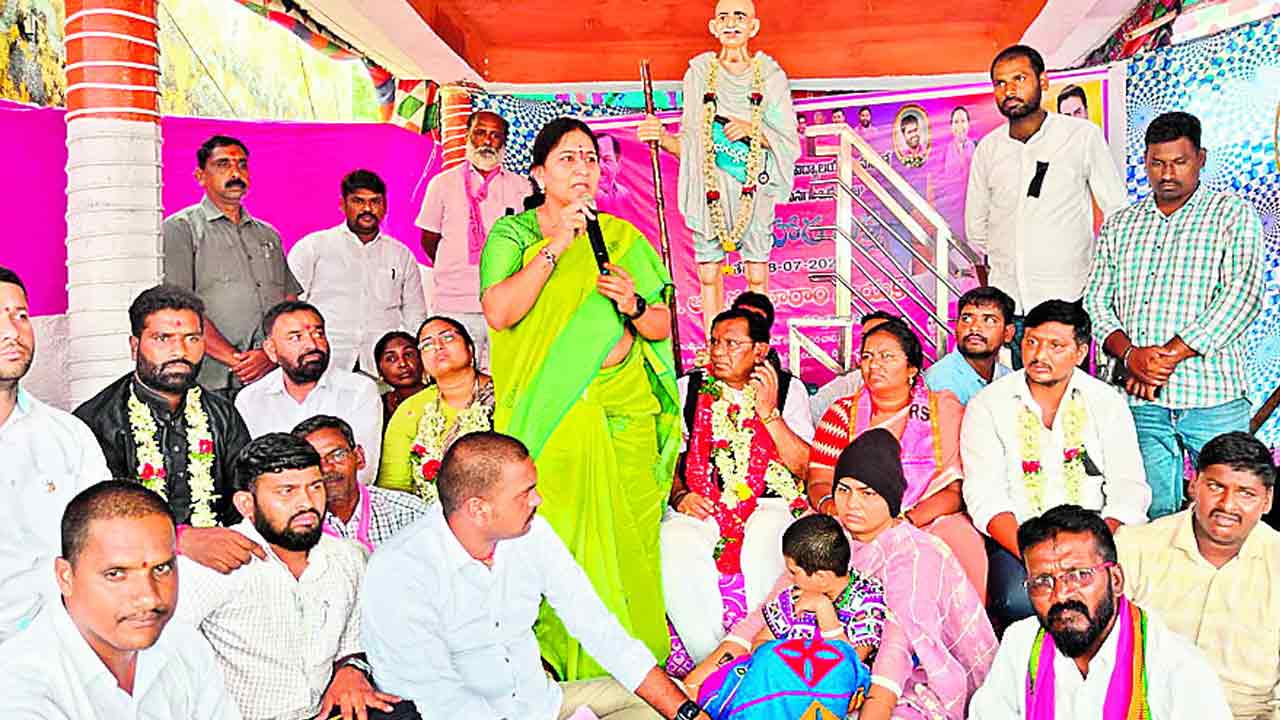 తెలంగాణ స్ఫూర్తితో గిరిజన వర్సిటీ సాధిస్తాం